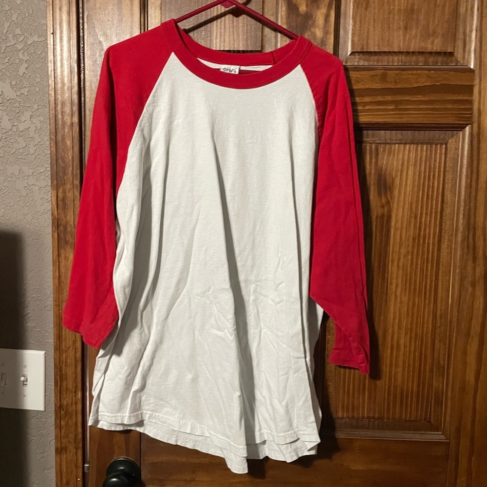 Size 2XL, White and red cotton tee